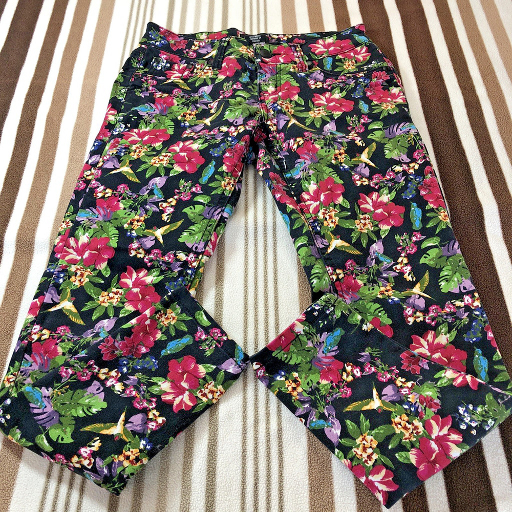 Size 2 X 26 Suko Jeans Skinny Pants Roadrunner Apparel Floral stretchy BD